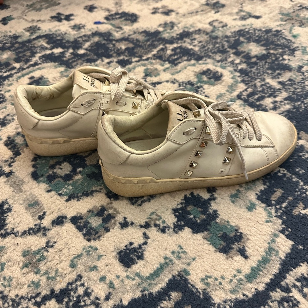 Valentino Garavani Rockstud Sneakers! - Picture 5 of 8